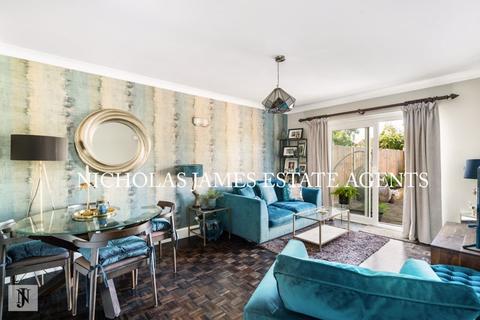 7 The Vineries, London, N14 4BH