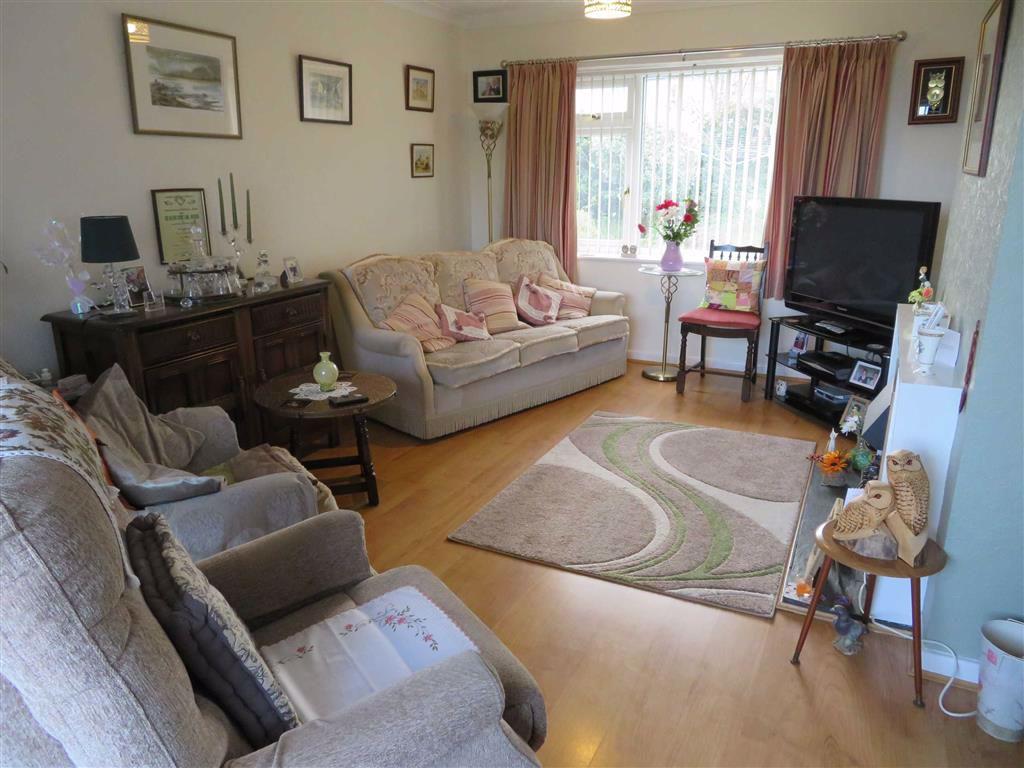 Breeze Hill, Benllech, Isle Of Anglesey 4 bed detached bungalow £240,000