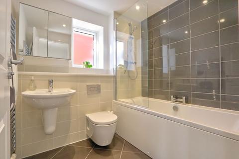 38 Knights Meadow, North Baddesley, Southampton, SO52 9AF