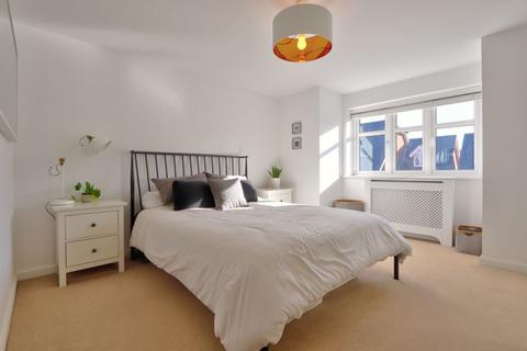 38 Knights Meadow, North Baddesley, Southampton, SO52 9AF