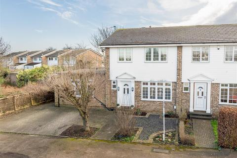 28 Pool Road, West Molesey, KT8 2HE