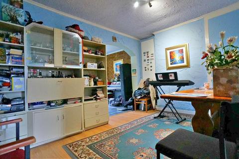 30 Waltham Way, London, E4 8HE