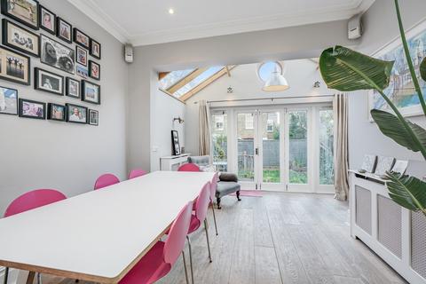 52 Shalimar Gardens, London, W3 9JQ