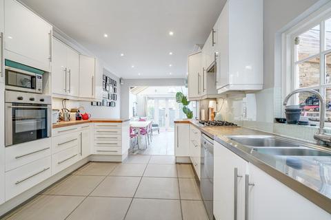 52 Shalimar Gardens, London, W3 9JQ