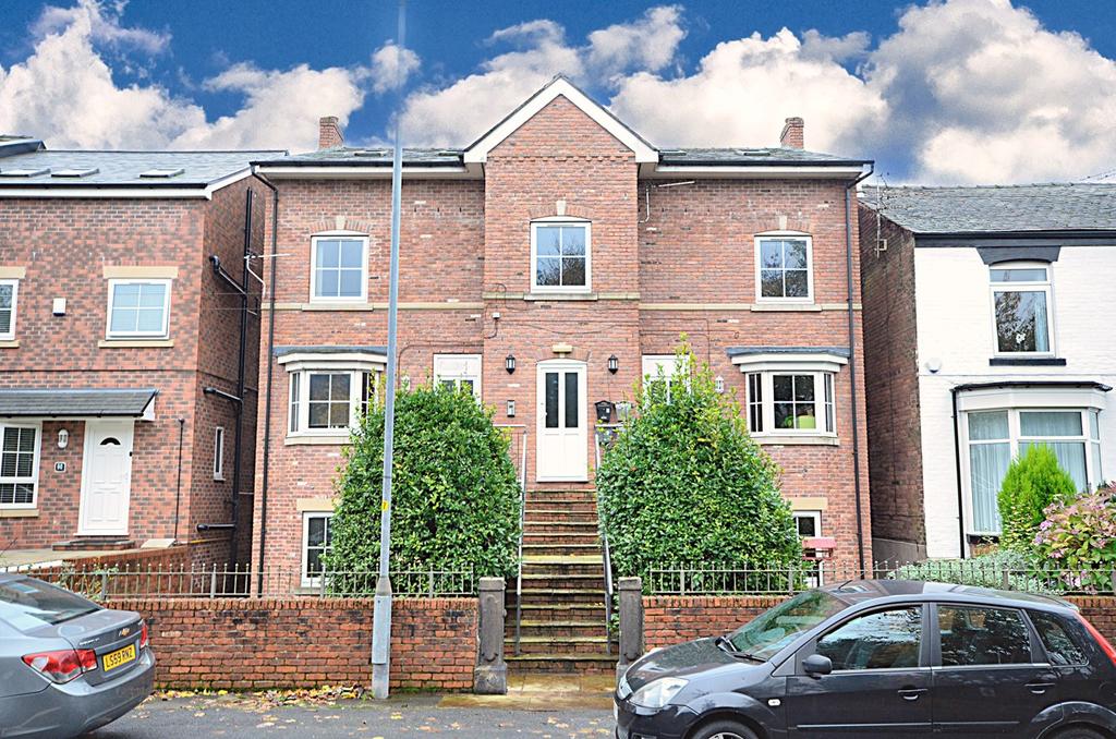 Seymour Road, Astley Bridge, Bolton, BL1 2 bed flat £80,000