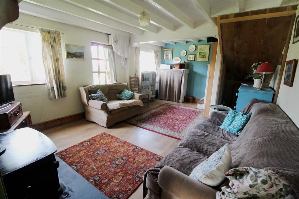 Soulton Road, Wem, Shropshire 2 bed cottage £220,000