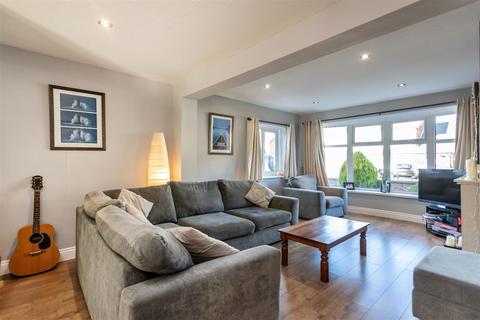4 Pine Grove, Darlington, DL3 8JF