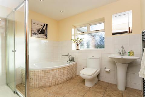 4 Pine Grove, Darlington, DL3 8JF