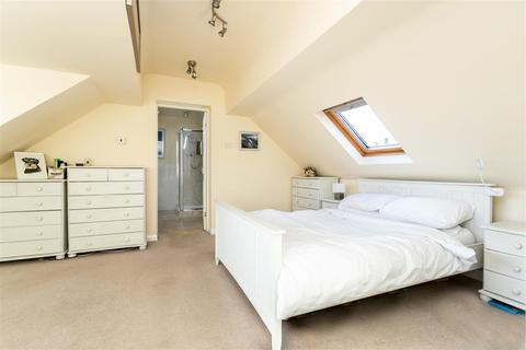4 Pine Grove, Darlington, DL3 8JF
