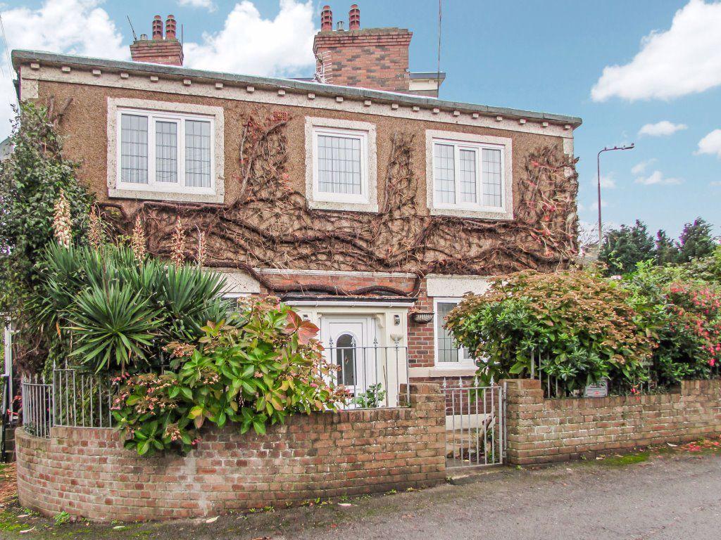 Park Street, Bridgend, CF31 4BB 3 bed house £750 pcm (£173 pw)