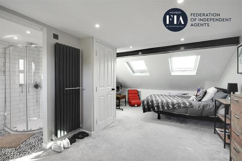73 Hartham Road, Isleworth, TW7 5EY