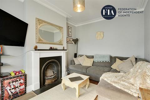 73 Hartham Road, Isleworth, TW7 5EY