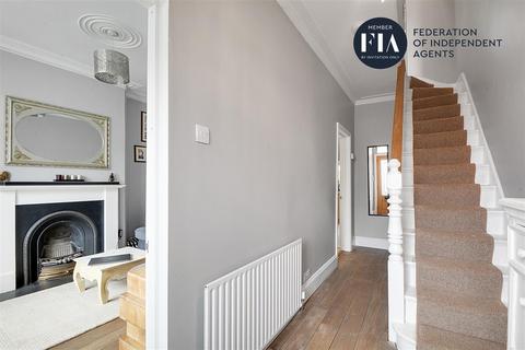 73 Hartham Road, Isleworth, TW7 5EY