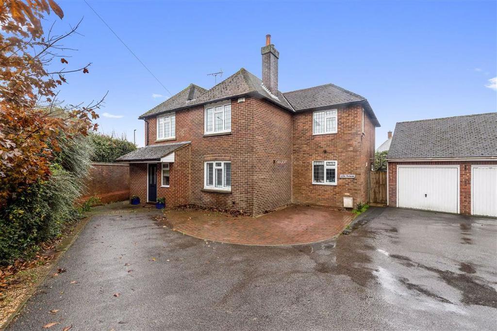 Faversham Road, Ashford, Kent 4 bed detached house £495,000