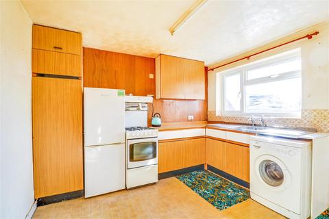 16 Boundary Road, Leigh-on-sea, SS9 5BP