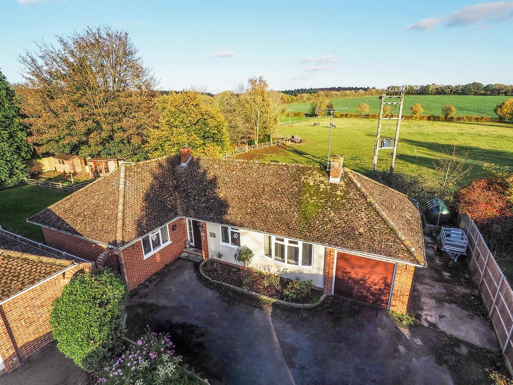 Wildhern, Andover 3 bed detached bungalow £450,000