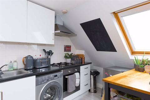 180b Kingston Road, Epsom, KT19 0SF