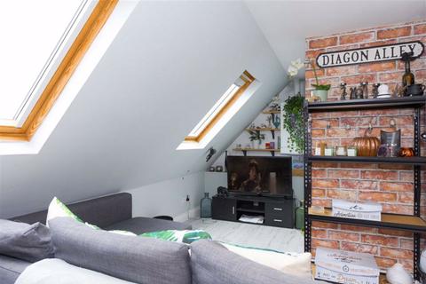 180b Kingston Road, Epsom, KT19 0SF