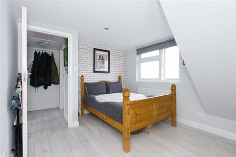 180b Kingston Road, Epsom, KT19 0SF
