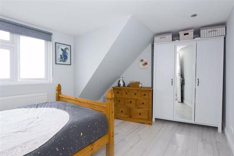 180b Kingston Road, Epsom, KT19 0SF