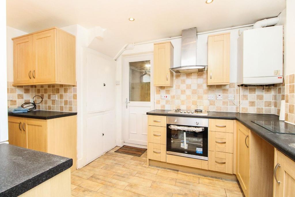 Bedford Road, Kempston, Bedford 3 bed semidetached house £260,000