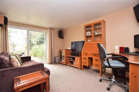 111 Eldon Road, Caterham, CR3 5JU
