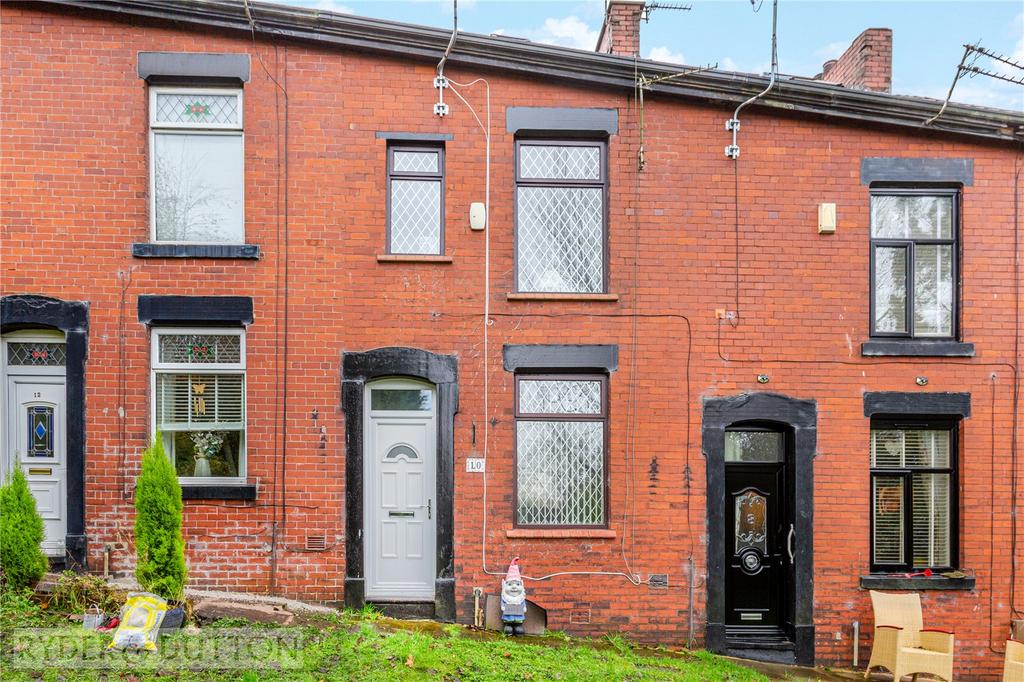 Rivington Street, Oldham Edge... 3 bed terraced house £140,000