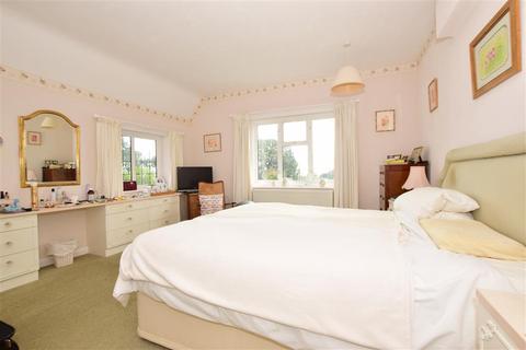68 Fitzroy Avenue, Broadstairs, CT10 3LT
