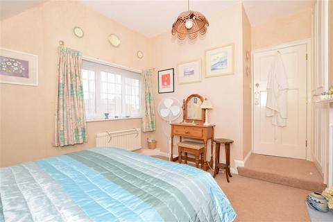68 Fitzroy Avenue, Broadstairs, CT10 3LT