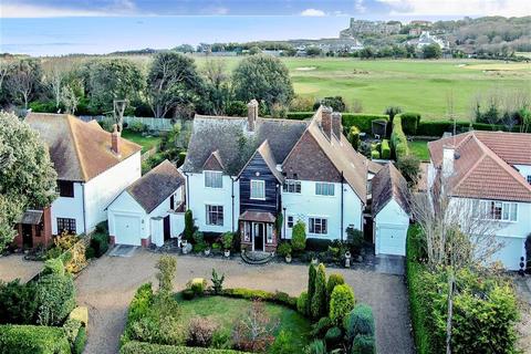 68 Fitzroy Avenue, Broadstairs, CT10 3LT