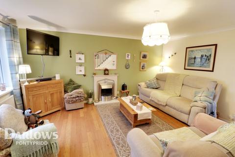 44 Brynderwen, Cilfynydd, Pontypridd, CF37 4EX