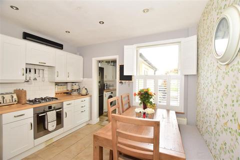 15 Allingham Road, Reigate, RH2 8JE