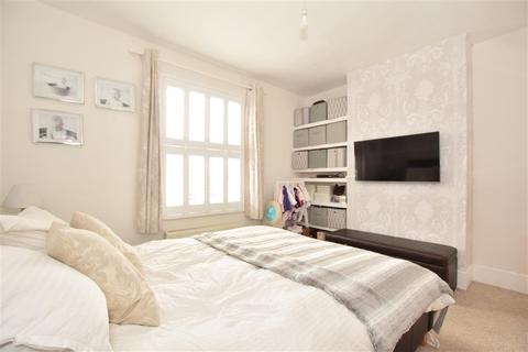 15 Allingham Road, Reigate, RH2 8JE