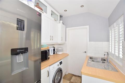 15 Allingham Road, Reigate, RH2 8JE