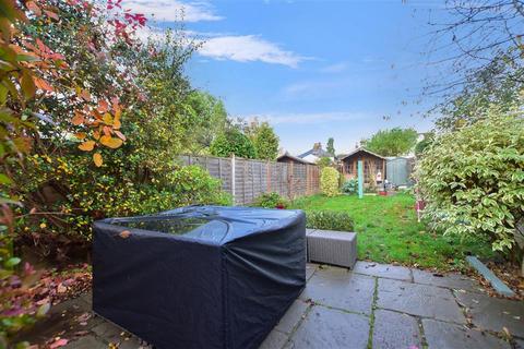 15 Allingham Road, Reigate, RH2 8JE
