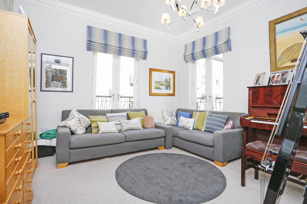 Double Bedroom 5/Family Room