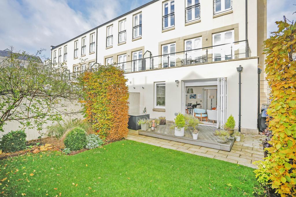 Private South Facing Garden