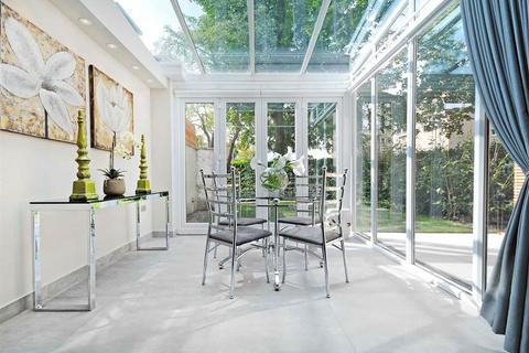 undefined, Court Close, St John's Wood, London, NW8