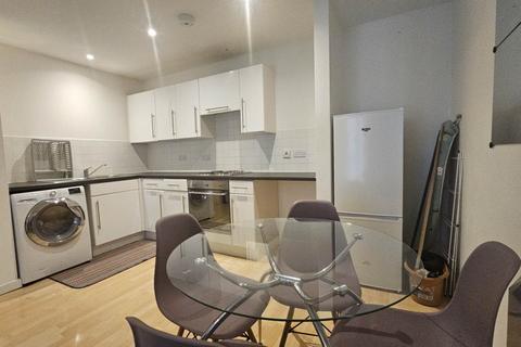 2 bedroom apartment to rent, Quay        Ordsall Lane, Salford M5