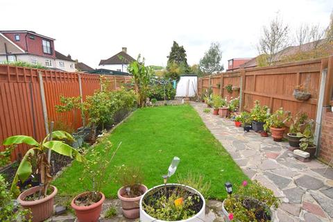 73 Boscombe Road, Worcester Park, KT4 8PJ