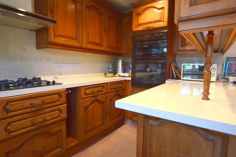 73 Boscombe Road, Worcester Park, KT4 8PJ