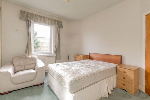 4 Baird Drive, Edinburgh, EH12 5SA