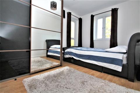 49 Amblecote Meadows, London, SE12 9TA
