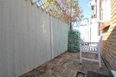 49 Amblecote Meadows, London, SE12 9TA