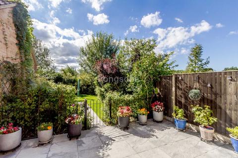 8 Heron Way, Necton, Swaffham, PE37 8NQ