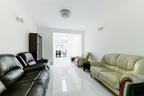 26 Chatsworth Crescent, Hounslow, TW3 2PB
