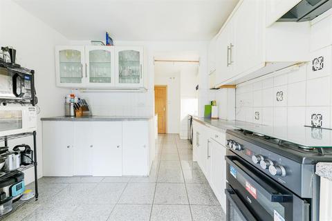 26 Chatsworth Crescent, Hounslow, TW3 2PB