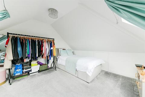 26 Chatsworth Crescent, Hounslow, TW3 2PB