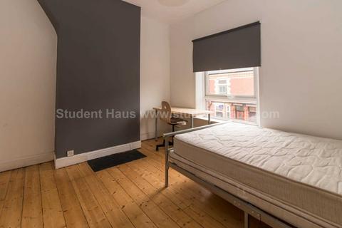 3 bedroom house share to rent - 14 Welford Street, Salford
