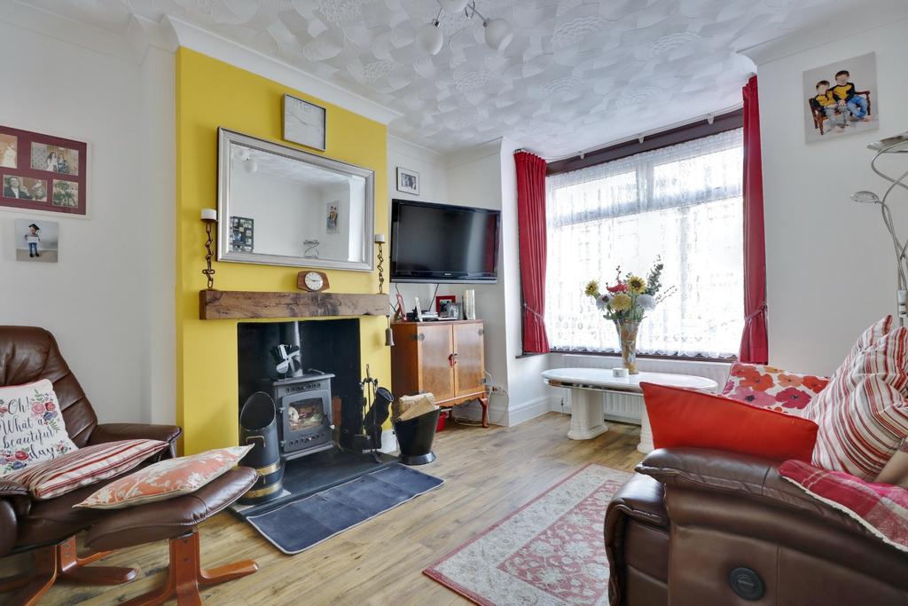 Romsey Avenue, Portsmouth 3 bed house £305,000